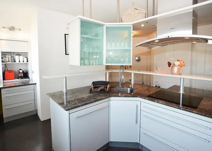 Sommer - Mit Privatem Seezugang * Seeboden